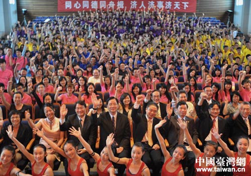 2014ϴWϺڣļeӰ